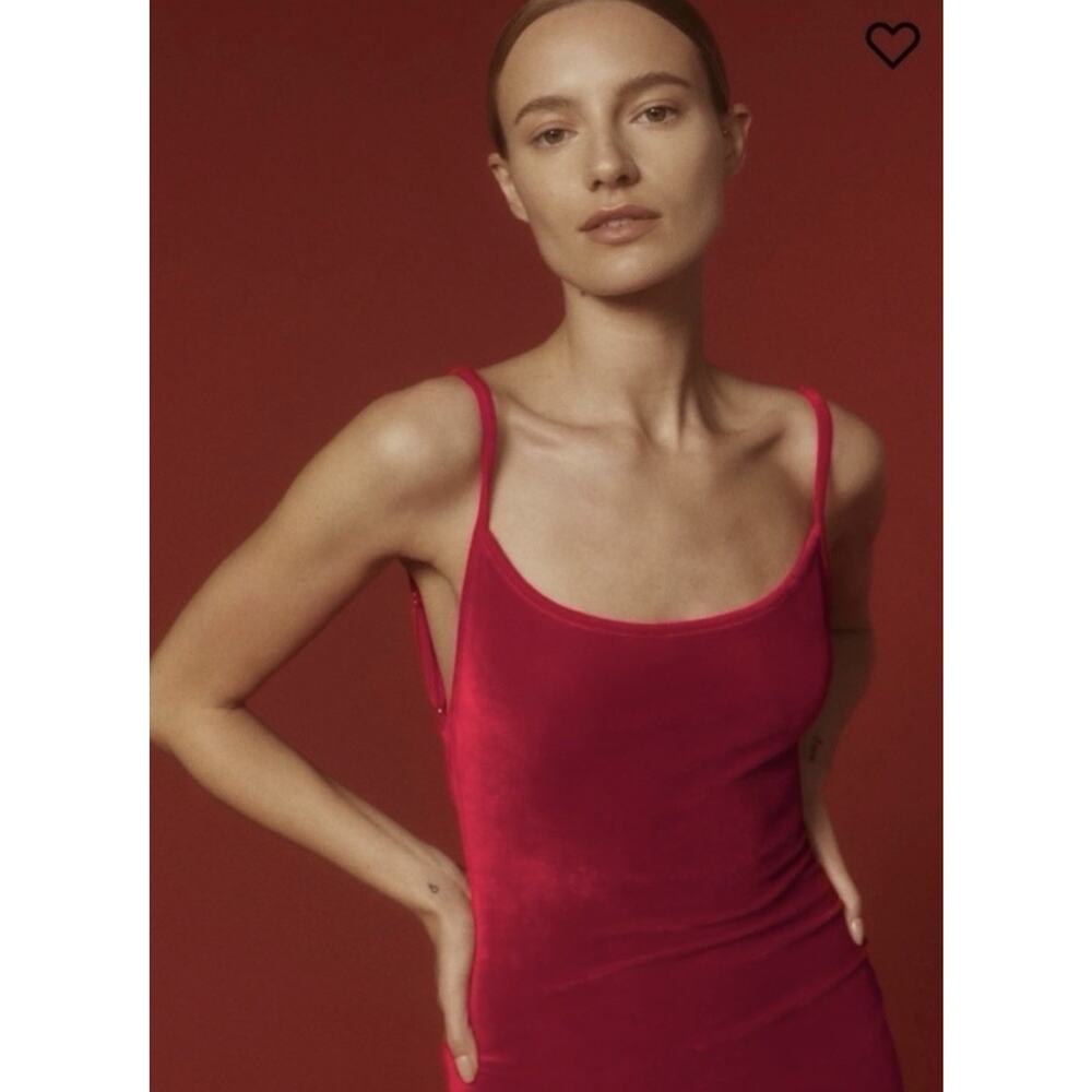 NWT Reformation Merel Velvet Midi Dress in Cherry Red Size XL Low Back NEW - Picture 3 of 9